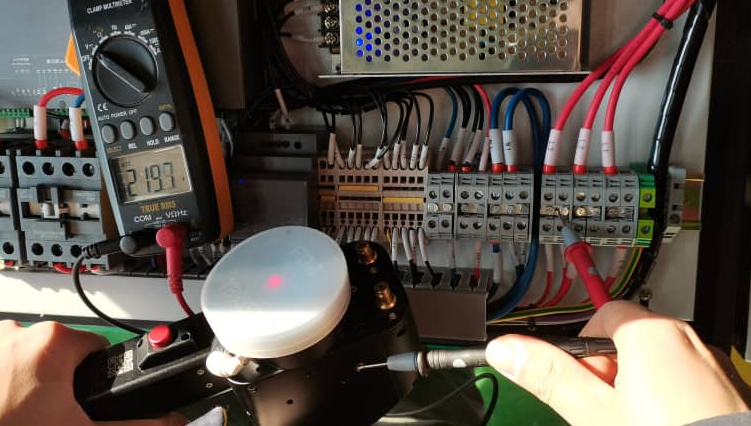 Widok wewnętrzny lasera czyszczącego PreQurs